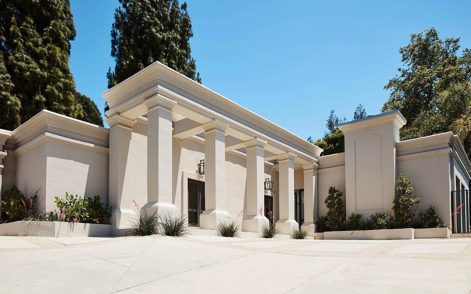beverly hills E house — photograph 1