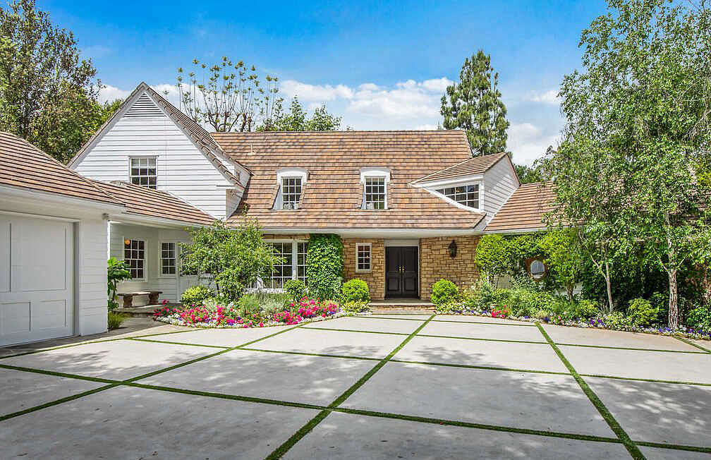 encino K house — photograph 1