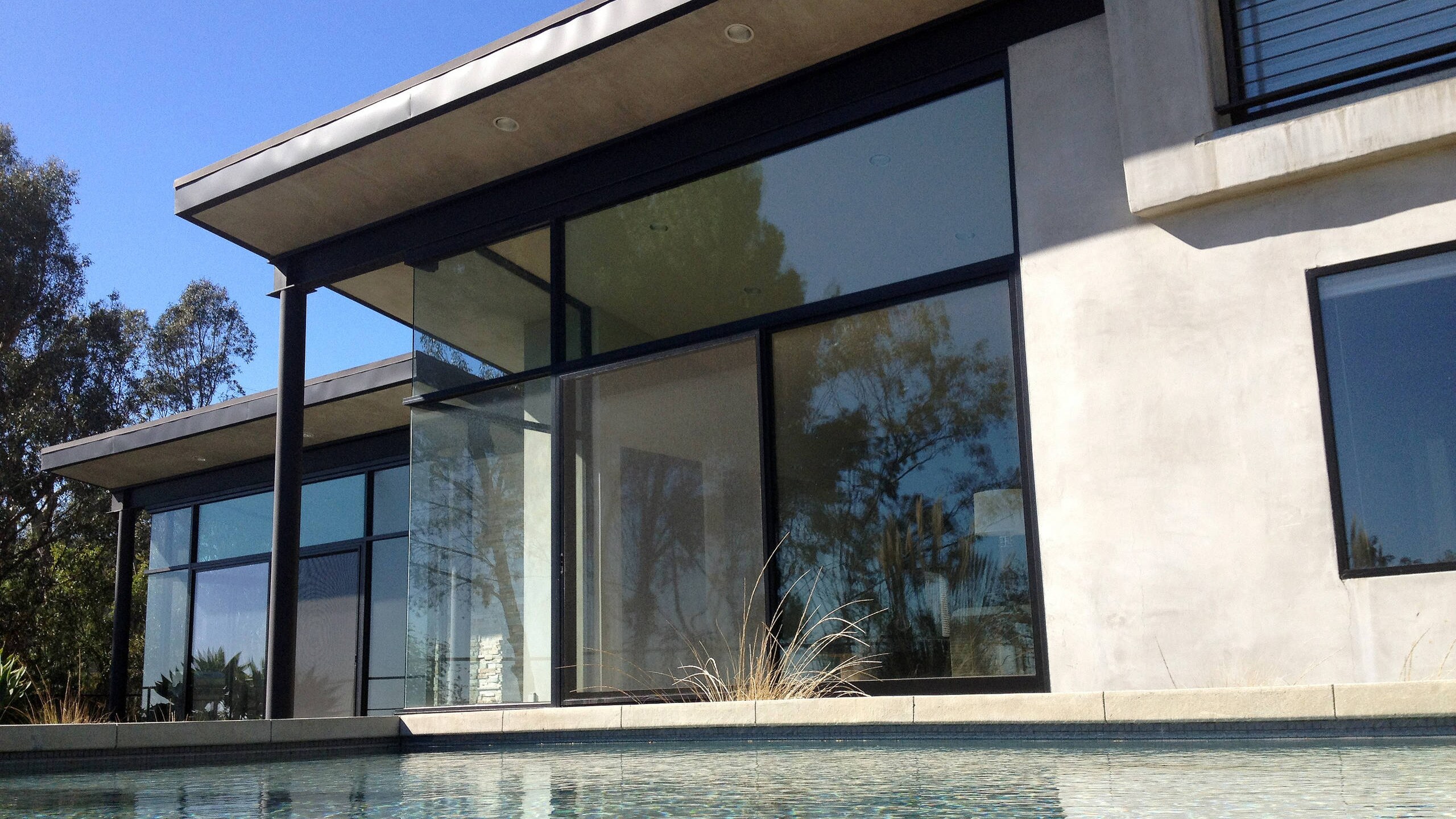 hollywood hills M house — photograph 2