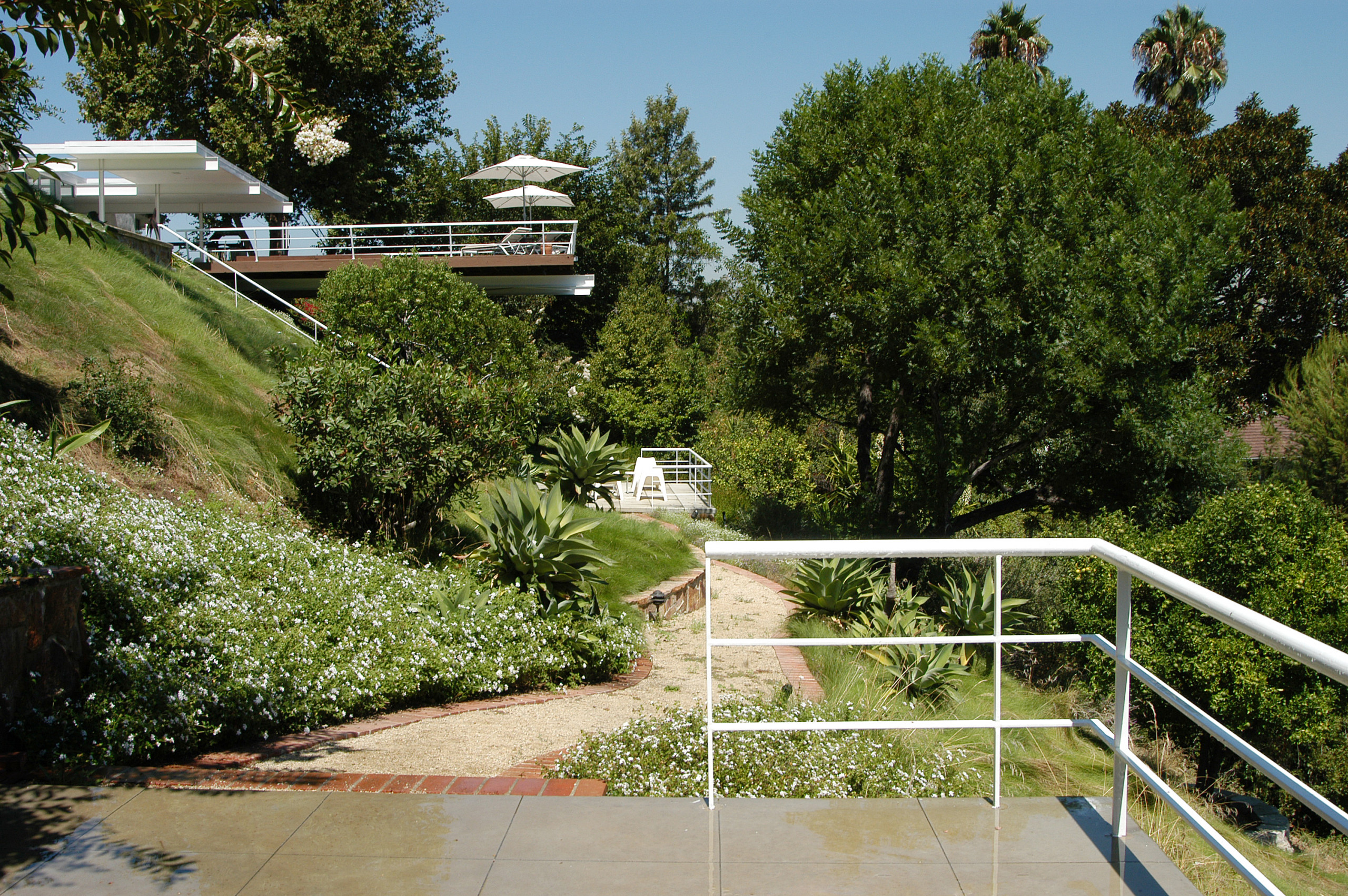 studio city G house — photograph 8